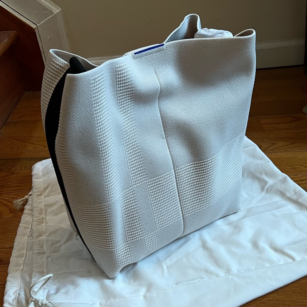 BNIB Pearl Merino Bucket Bag